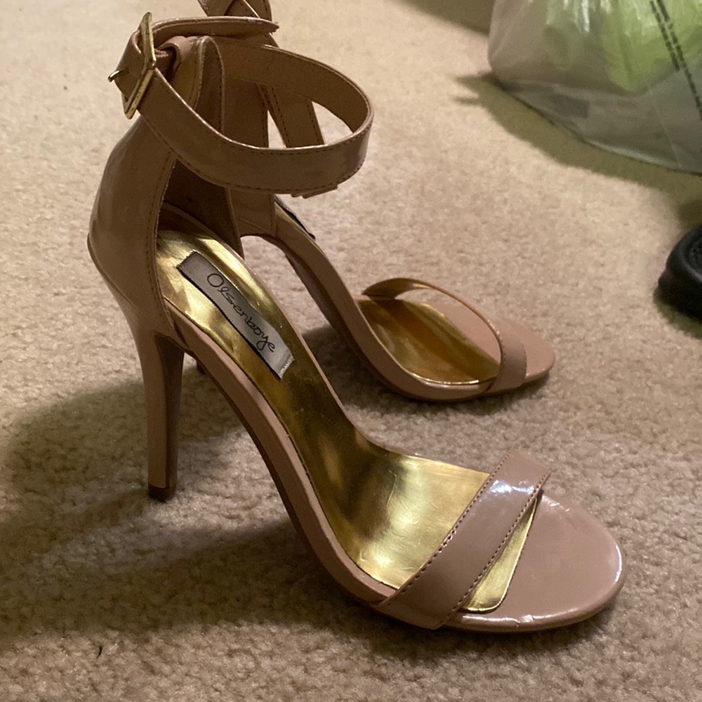 Tan/Nude Heels